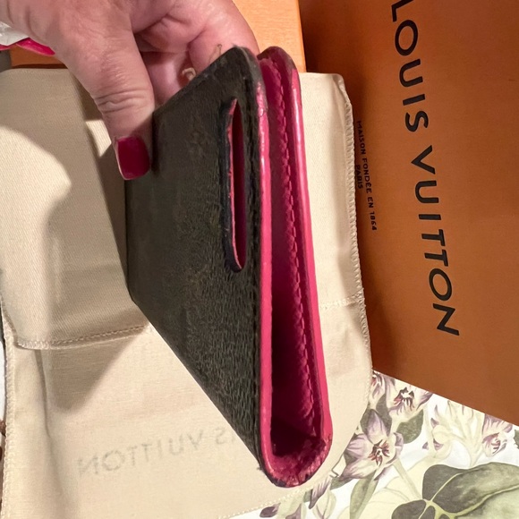 🩷🩷🔥Authentic Louis Vuitton IPhone 7 or 8 plus portfolio - Picture 6 of 12
